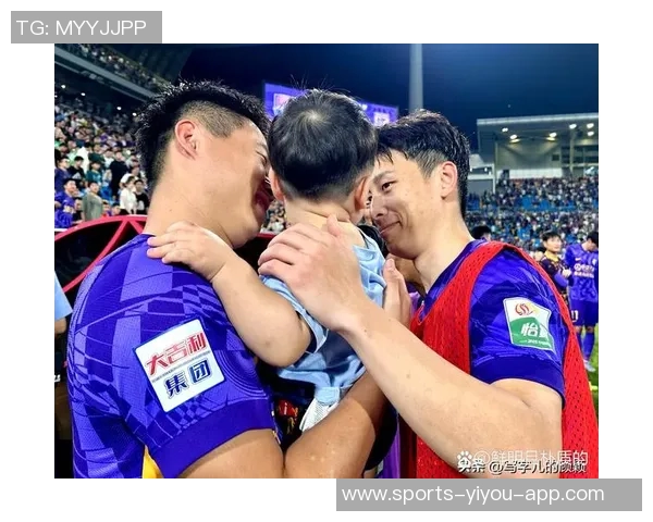 足球赛场温情时刻球星弯腰安慰落泪球童感动全场 足球赛场温情时刻球星弯腰安慰落泪球童感动全场